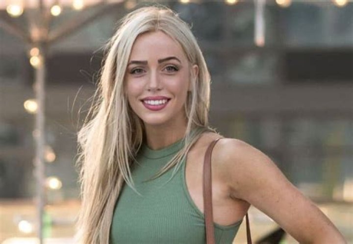 Alexandra Cooper Biography, Age, Wiki, Height, Weight, Boyfriend, Family & More