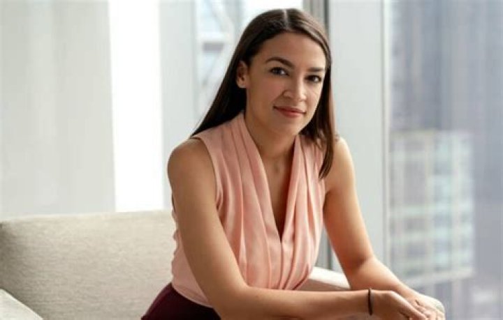 Alexandria Ocasio-Cortez Biography, Age, Wiki, Height, Weight, Boyfriend, Family & More