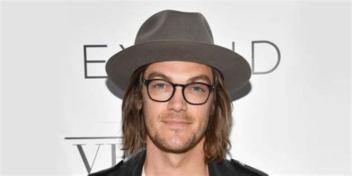 How rich is Ashley Tisdale’s husband – Christopher French? Bio