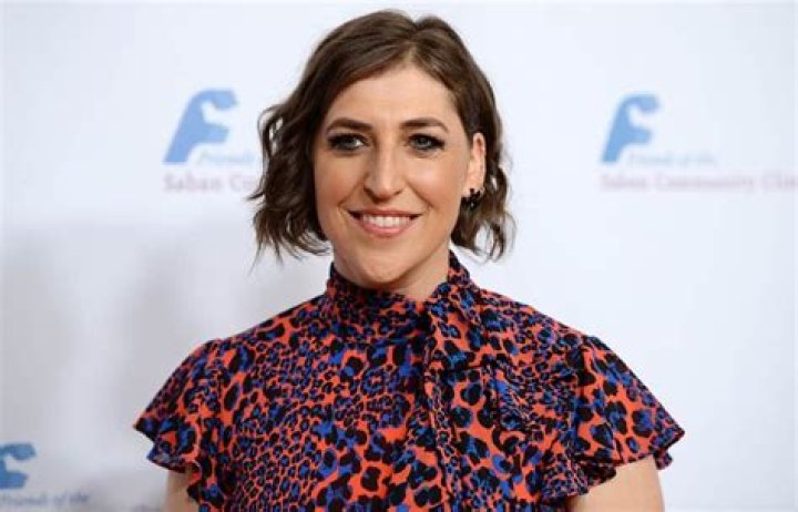 Mayim Bialik Biography, Age, Wiki, Height, Weight, Boyfriend, Family & More