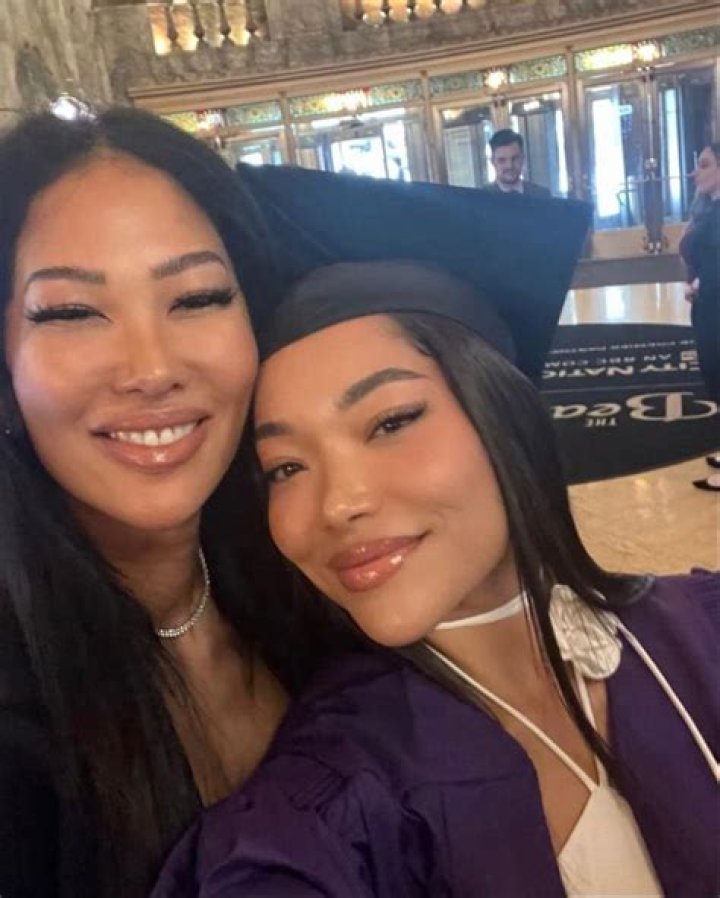 Ming Lee Simmons Biography, Age, Wiki, Height, Weight, Boyfriend, Family & More