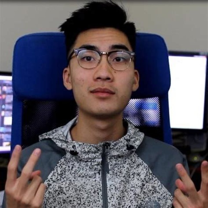 RiceGum (Bryan Le) Wiki, Height, Weight, Age, Girlfriend, Family, Biography & More