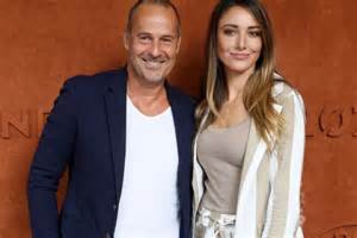 Roger Erhart (Mari de Delphine Wespiser) wikipédia, biographie, épouse, origine, femme, nouveau compagnon, taille, enfant