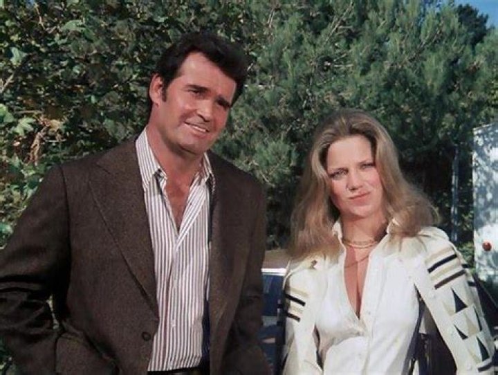 What is Gretchen Corbett doing today? Net Worth, Height, Wiki